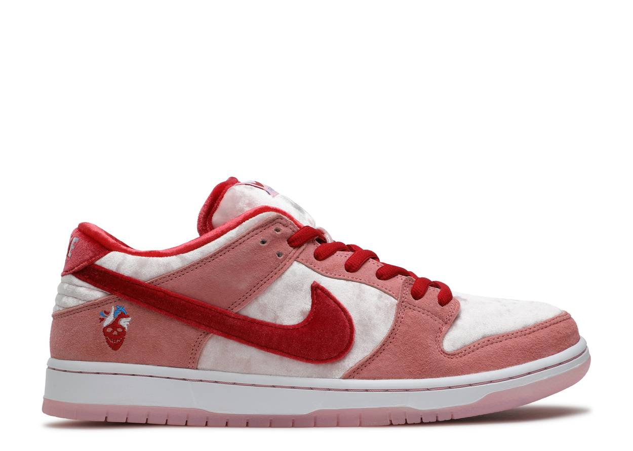 NIKE SB DUNK LOW X STRANGELOVE 'VALENTINE'S DAY' CT2552-800